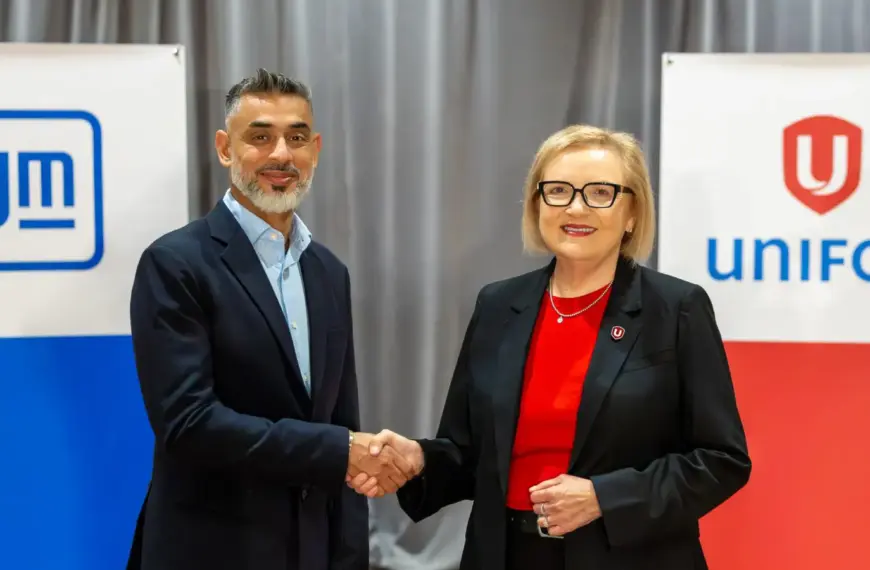 GM Promises Pay Raises And Better Benefits For Canadian Autoworkers