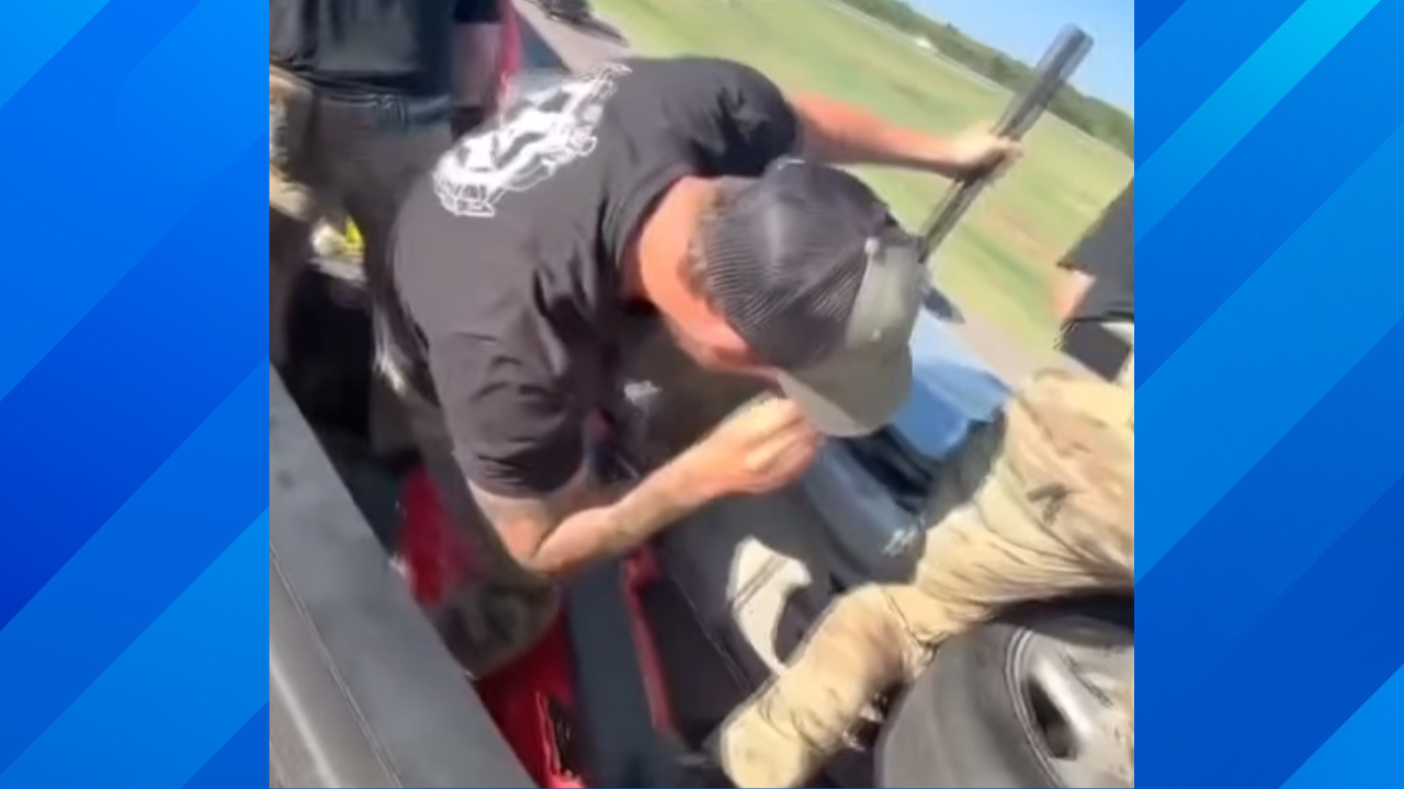 off-duty officers rescue from car
