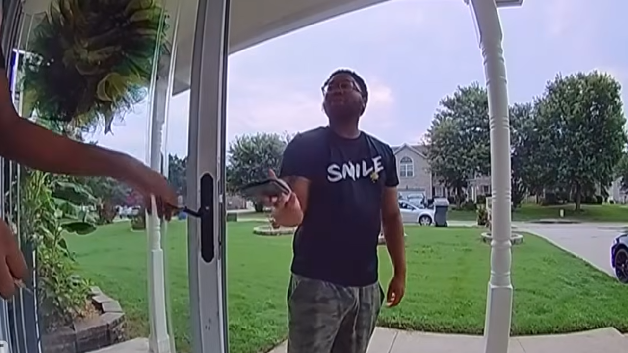 man returns wallet