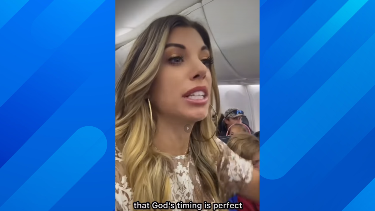 woman kicked off plane