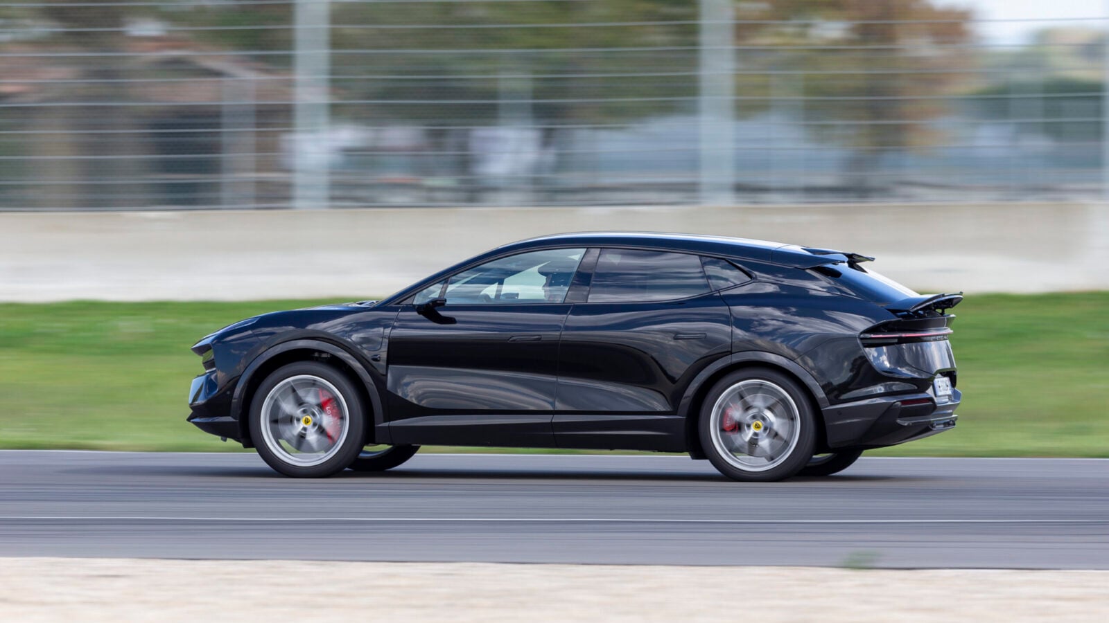 Lotus Eletre 900 Sport Carbon scaled e1785844289525
