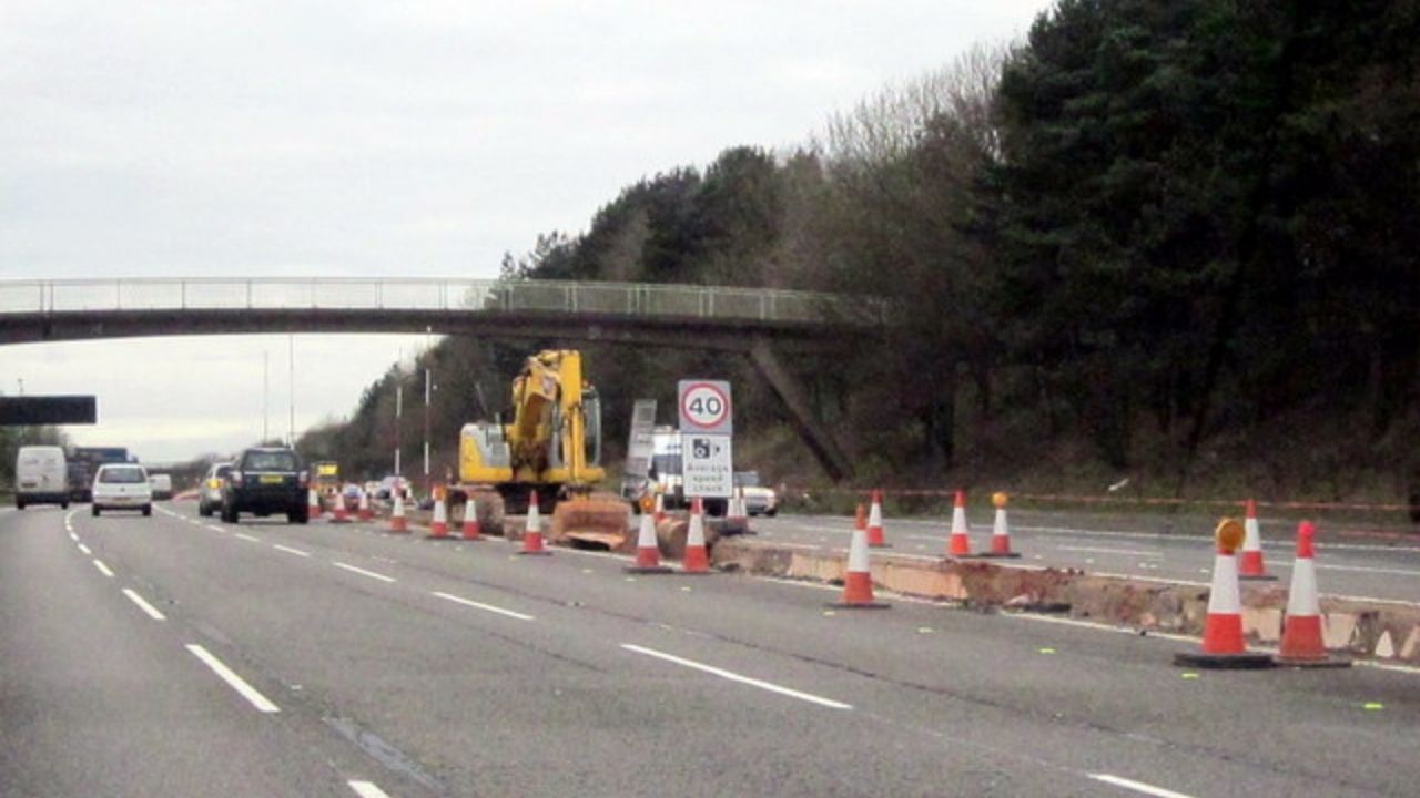 M5_Motorway_40mph_Speed_Limit_in_Roadworks_-_geograph.org.uk_-_2753677