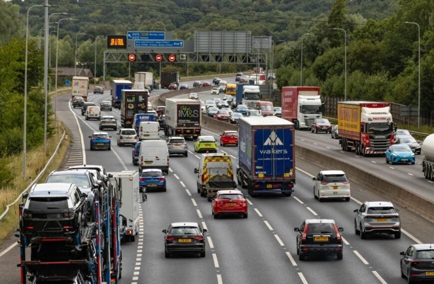 M60_Motorway_-_geograph.org.uk_-_8096134