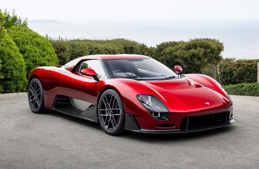 McLaren Mcl 6GT manual supercar