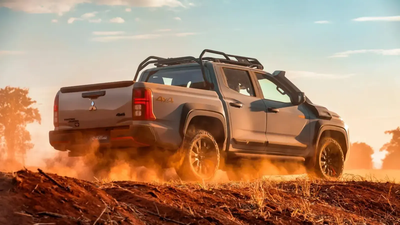 Mitsubishi Triton Savana Sertoes Brazil e1787911690474