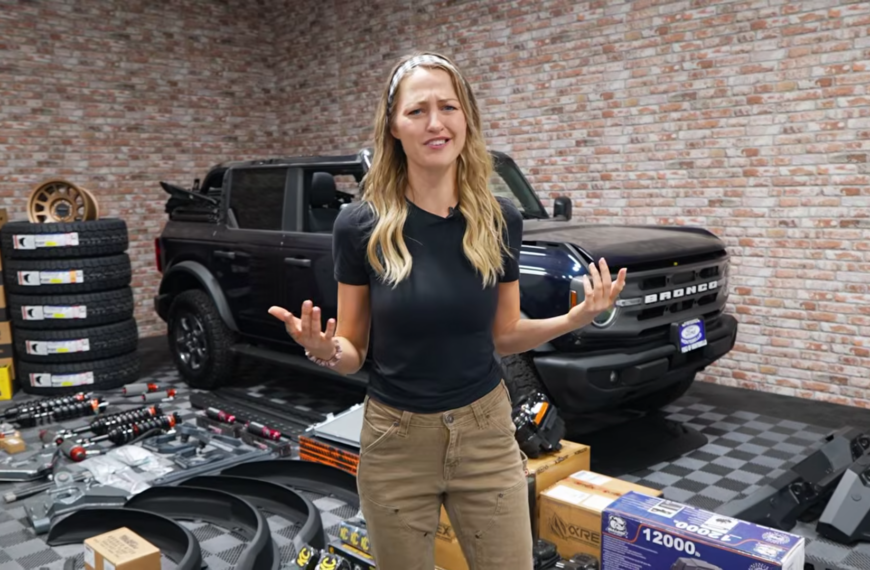 YouTubers Turn Ford Bronco Into Proper Off-Road Vehicle