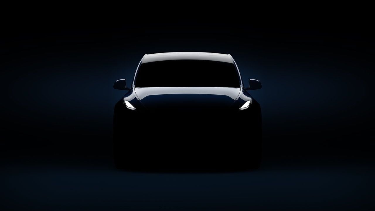 Tesla Model Y 2021 front view dark