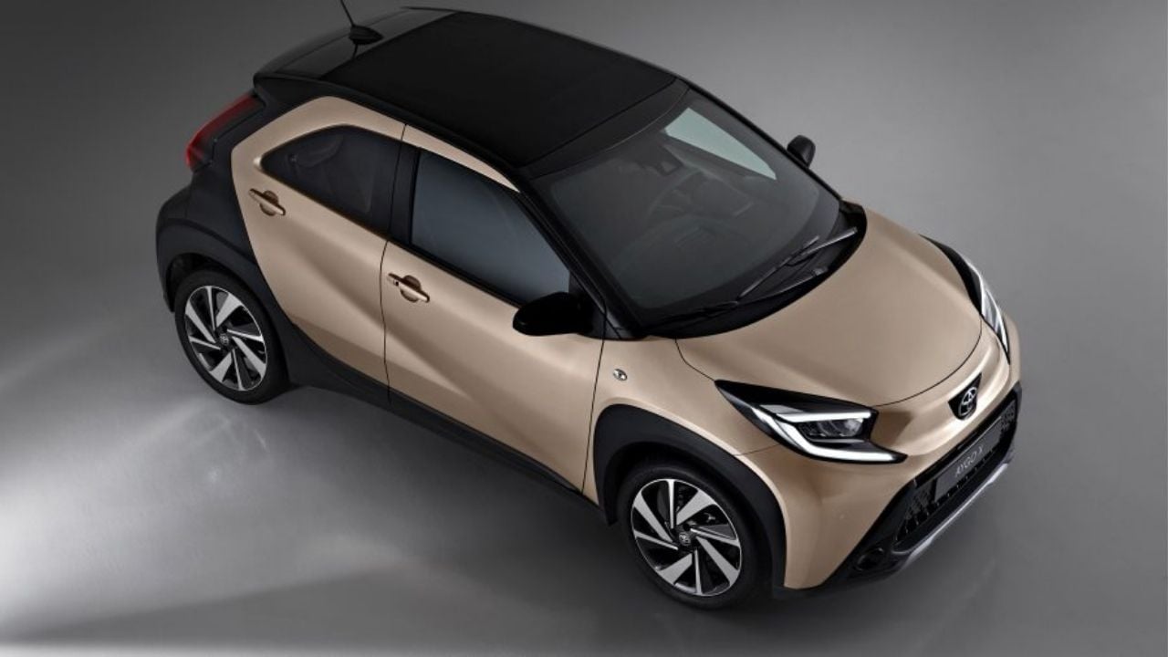 Toyota Aygo X Top Down