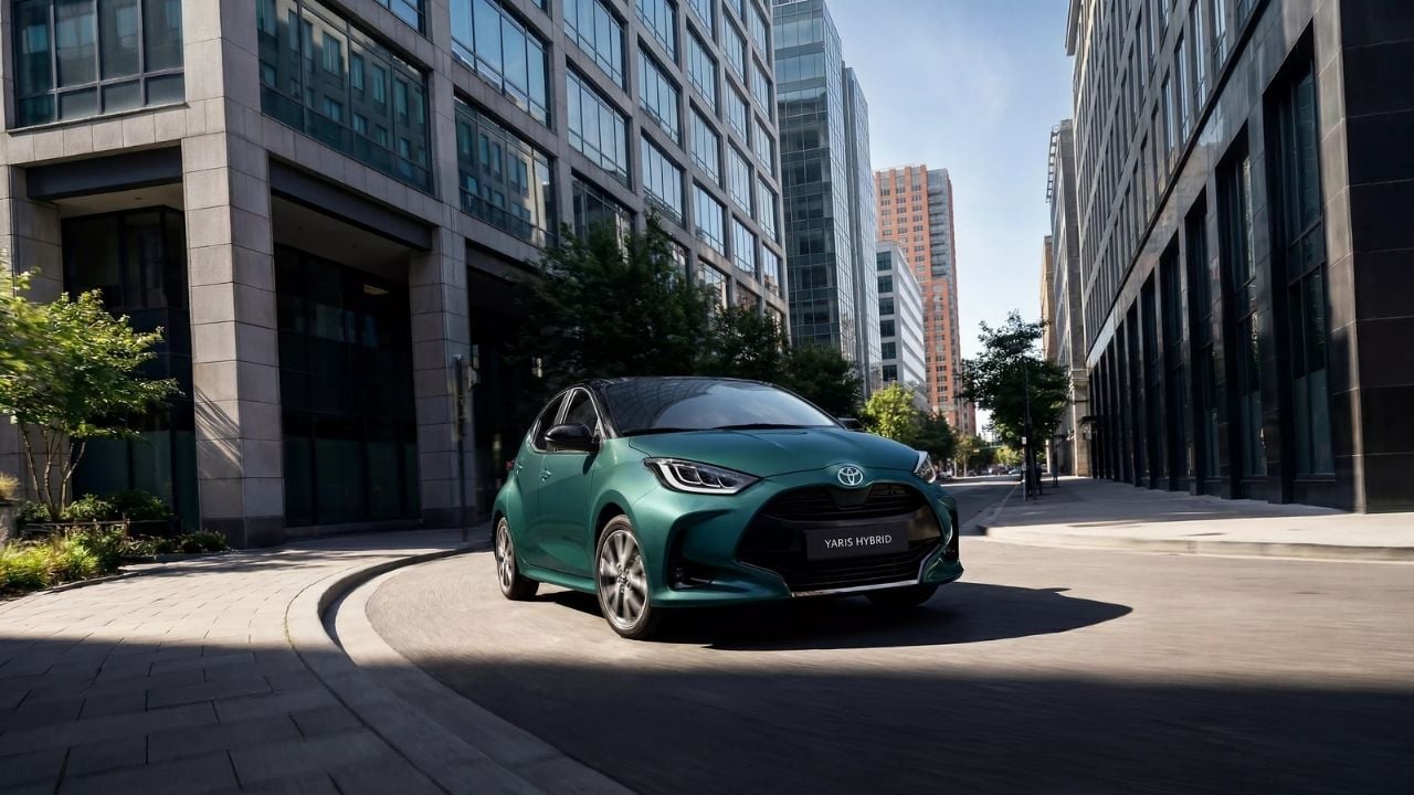 Toyota Yaris Hybrid UK Front