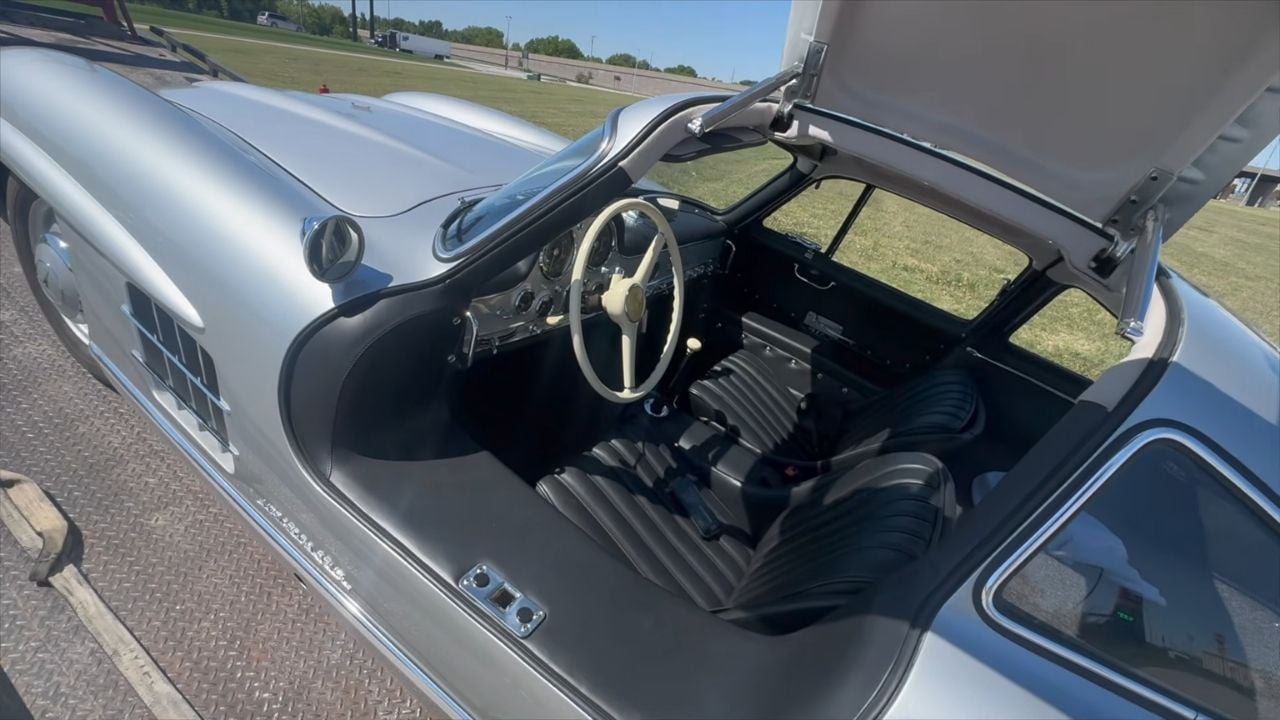 Tyler Hoovies Mercedes 300 SL Tow Truck