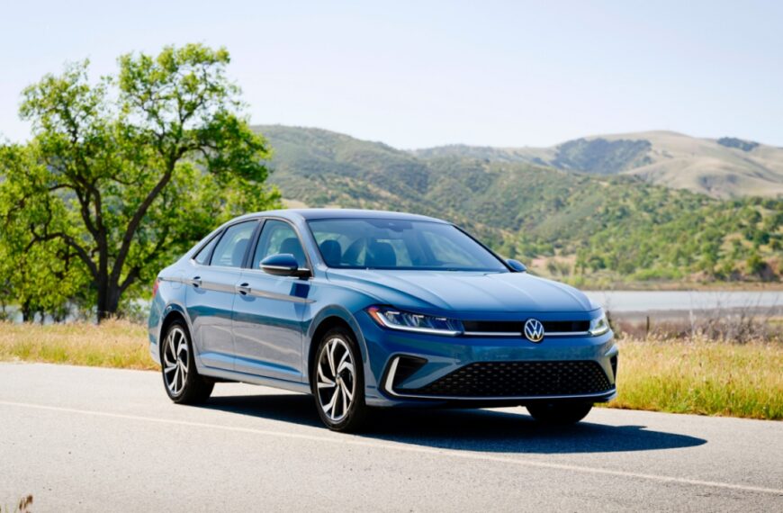 VW Jetta Front View