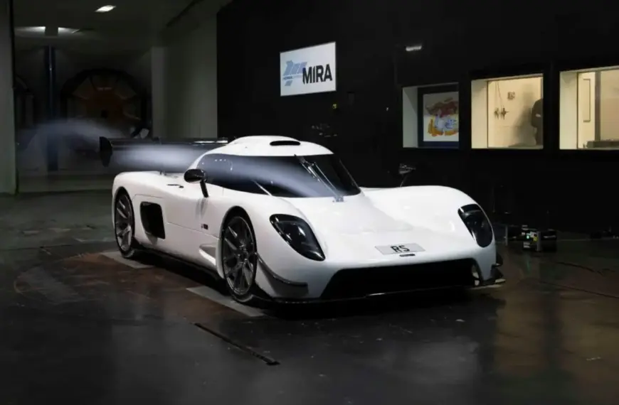 New American Supercar Packs 700 HP, Weighs Less Than A Miata… But Its Roots Are Purely British
