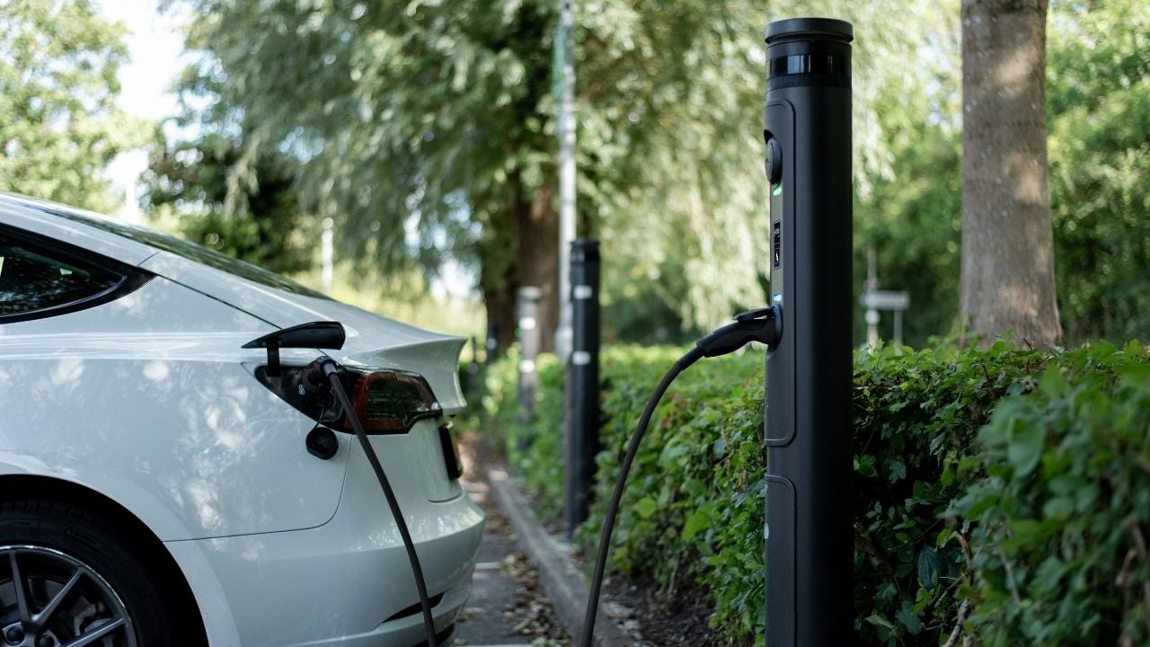 ratio-ev-charging-cijIh10hXRI-unsplash