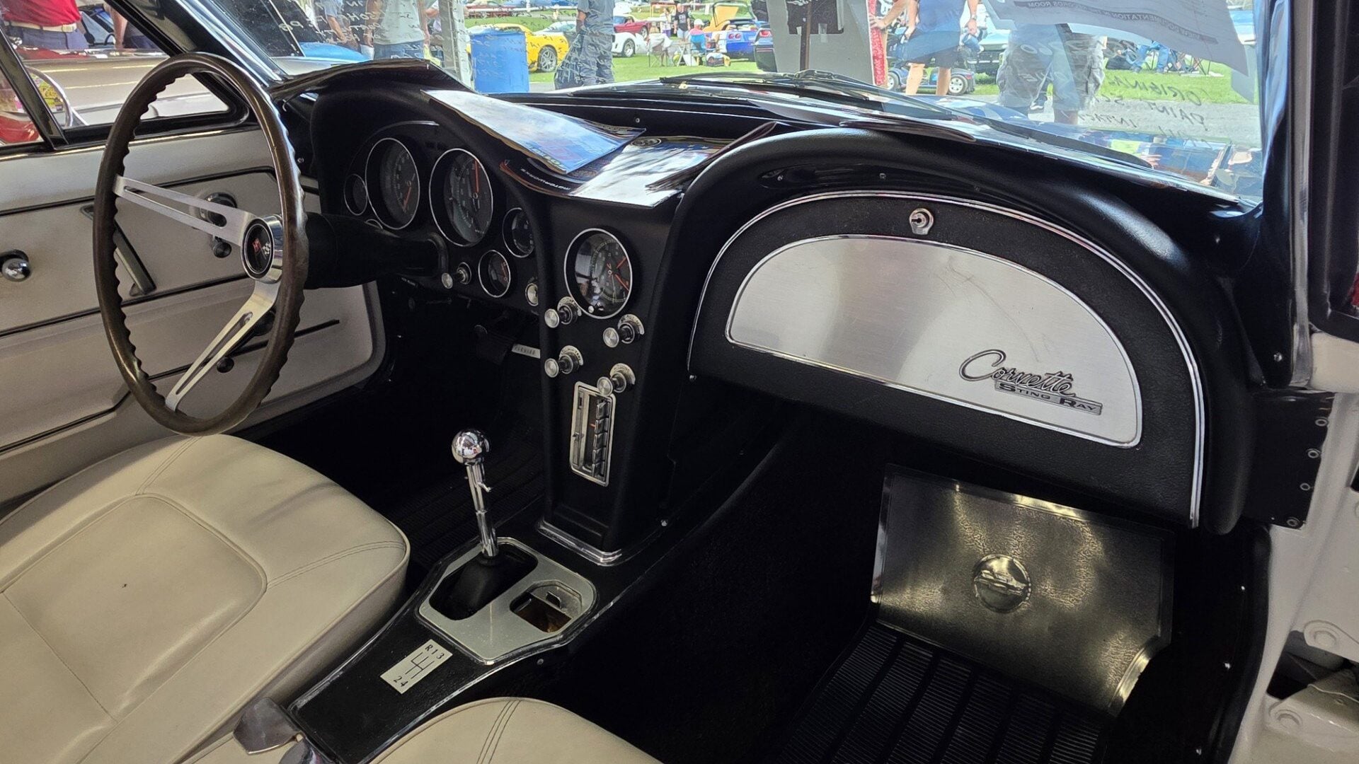 1965 chevrolet corvette 3 e1788699535323