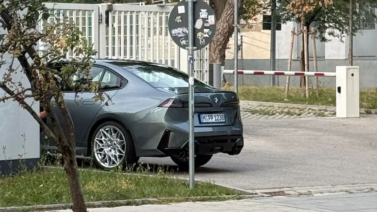 BMW 3 Series Rear Quarter