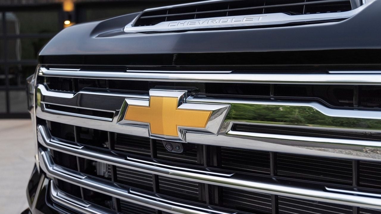 Chevrolet-Silverado_HD-2024-1280-a001c277f33939721343ffc8a11d60a7ce