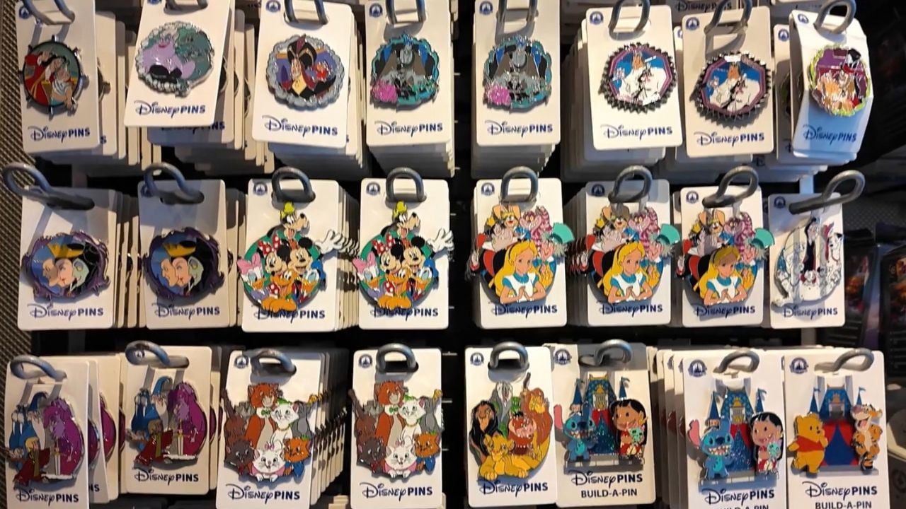 GH Disneyland Pins