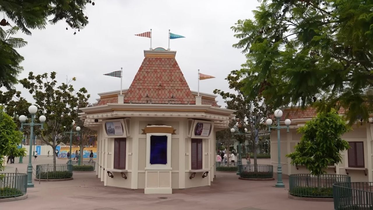GH Disneyland Ticket Booths