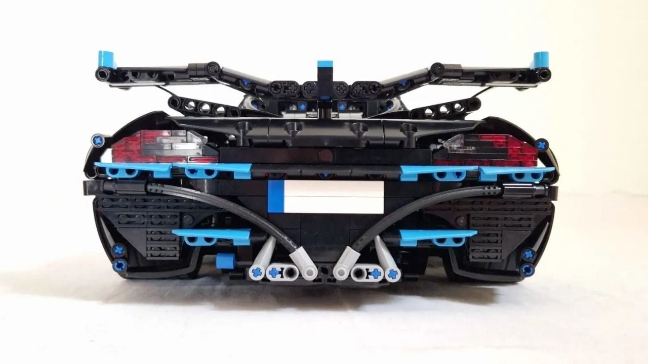 LEGO SSC Tuatara rear View