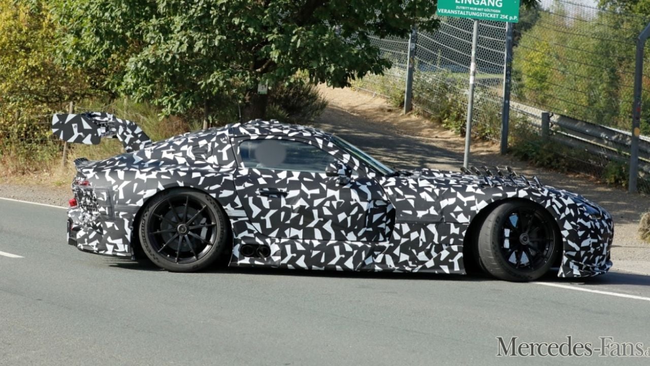 Mercedes-AMG GT Black Series Side