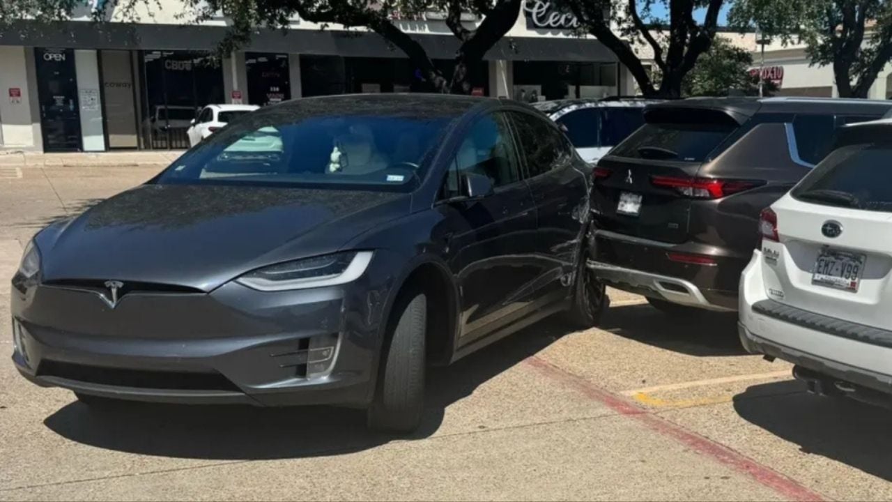 Tesla Smart Summon Crash