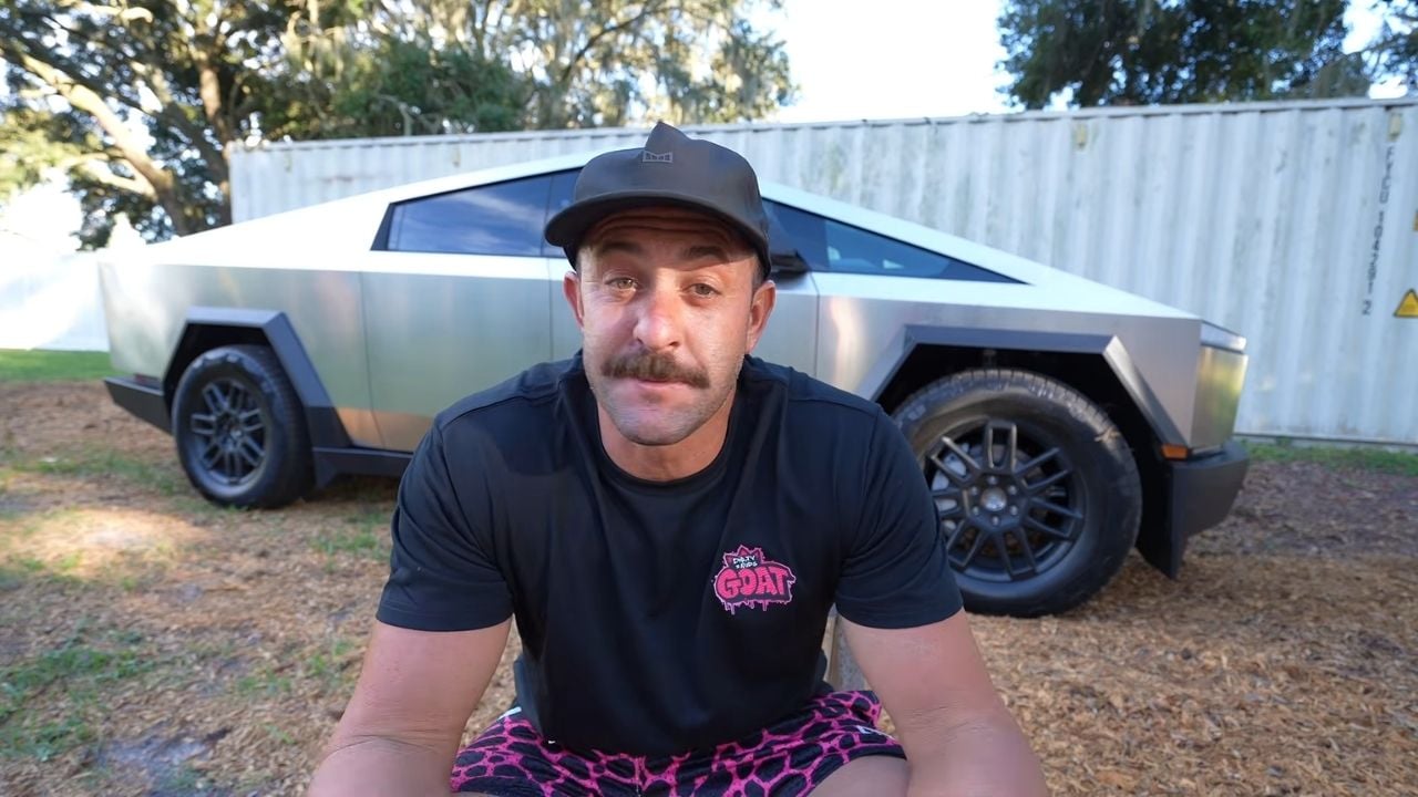 YouTuber says Tesla Cybertruck is Greasy featured