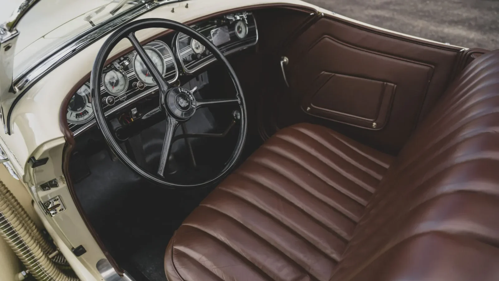1935 Auburn 851 Supercharged Speedster interior e1791539769667