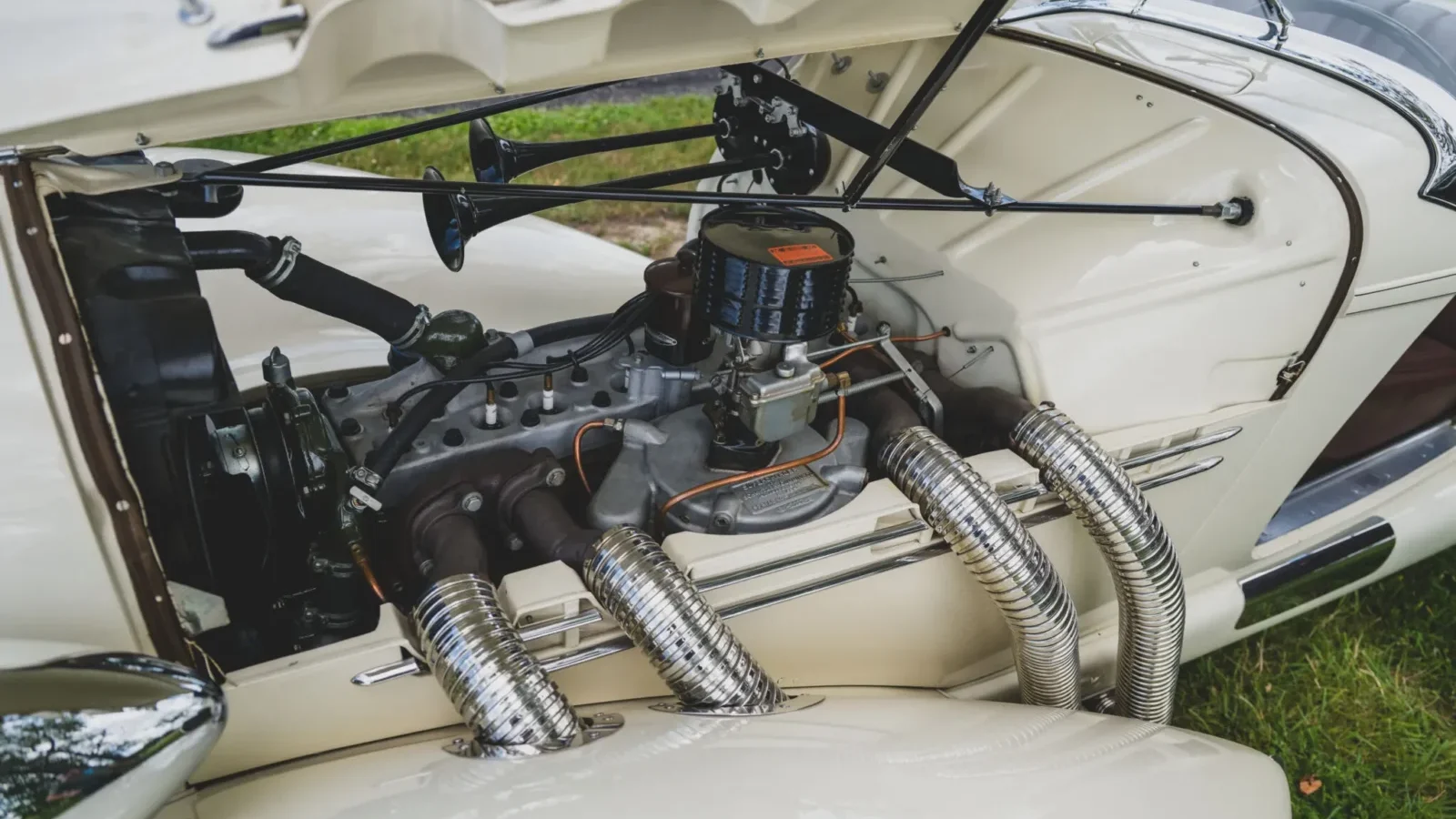 1935 Auburn 851 Supercharged Speedster engine e1791539793356