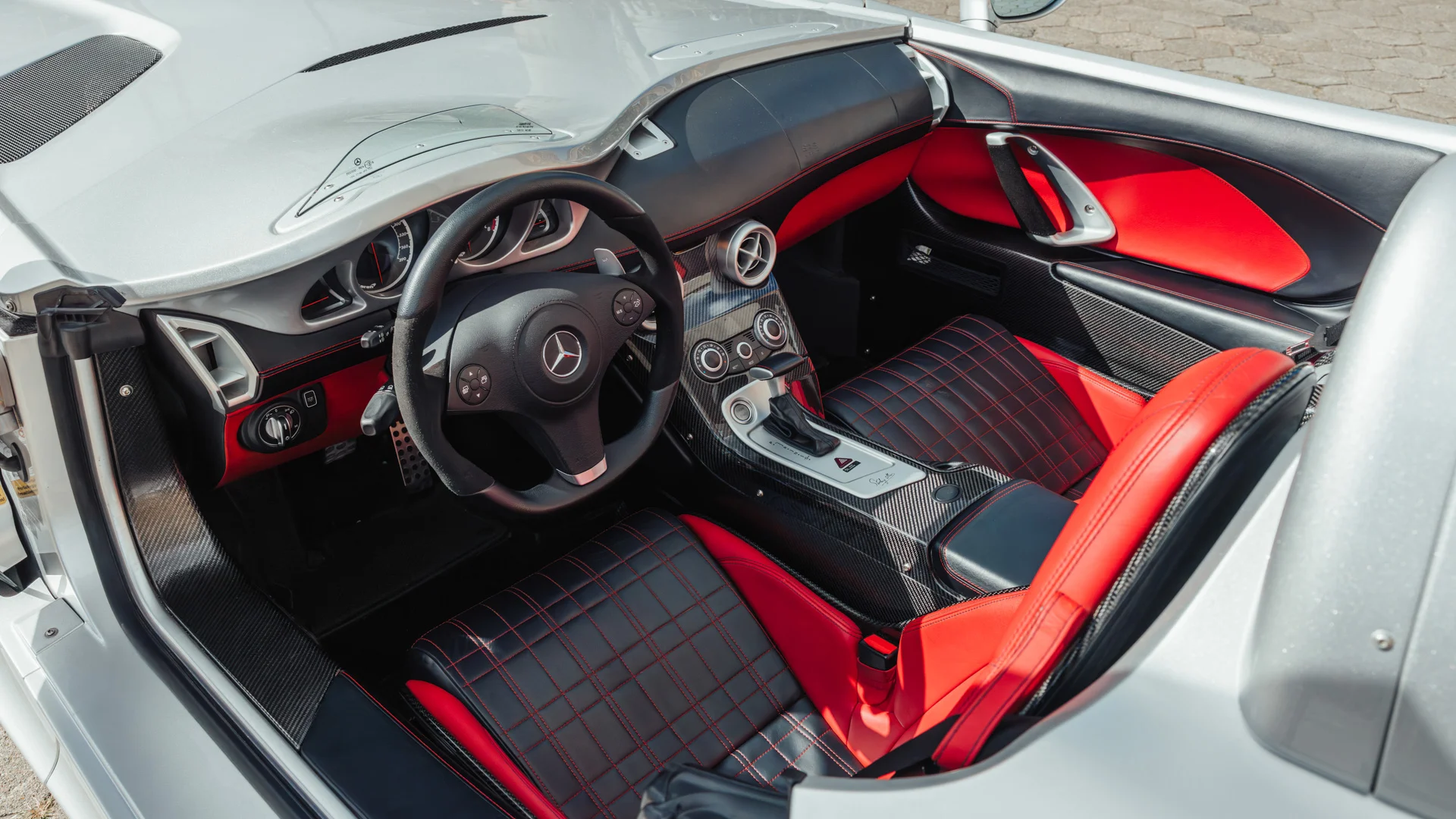 2009 mercedes benz slr mclaren stirling moss 2
