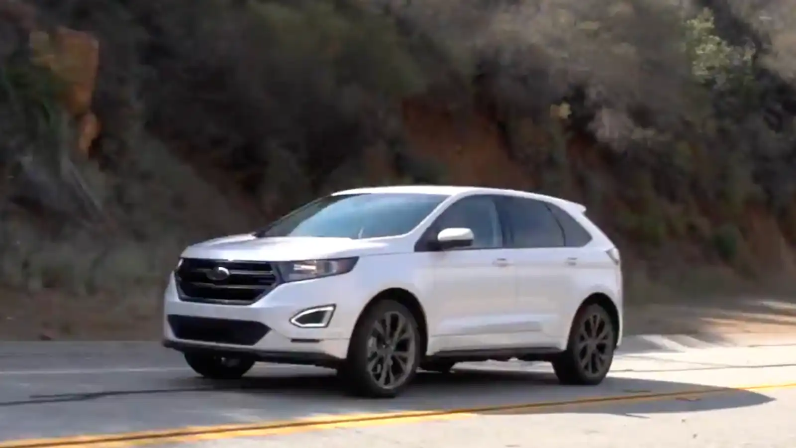light colored 2016 ford edge