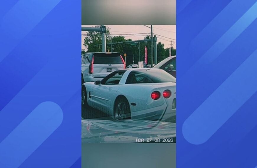 Chevy Corvette wont let SUV out of gas station Featured