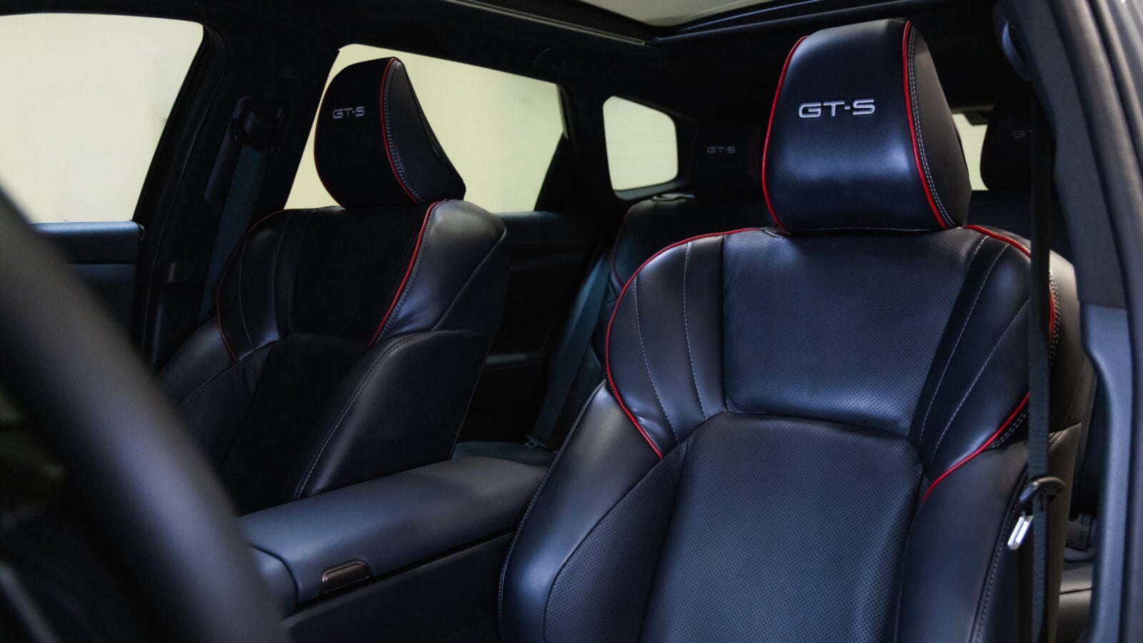 Crown Signia GTS Interior scaled e1793277501118