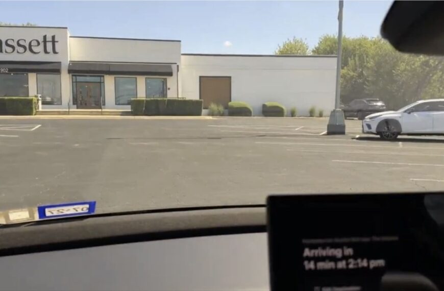 Cybercab Stuck In A Loop