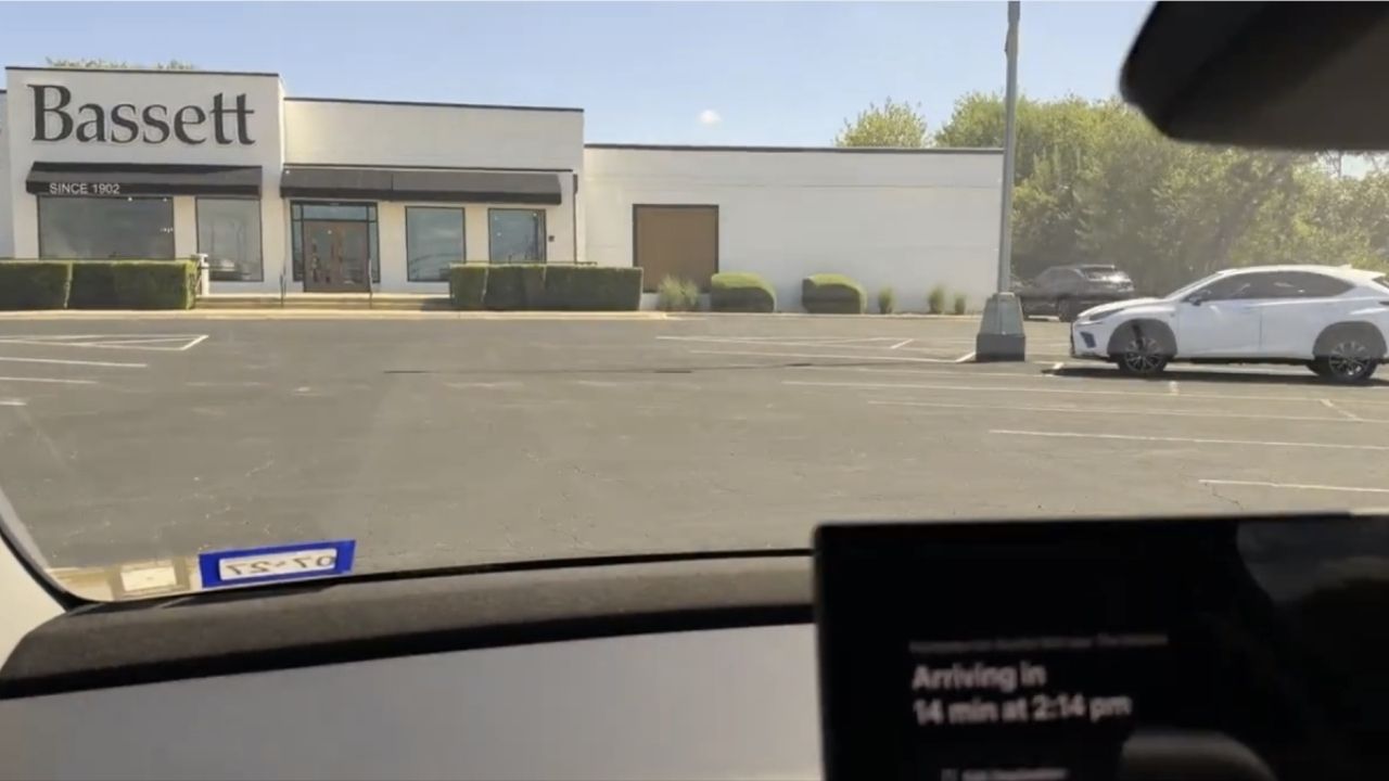 Cybercab Stuck In A Loop