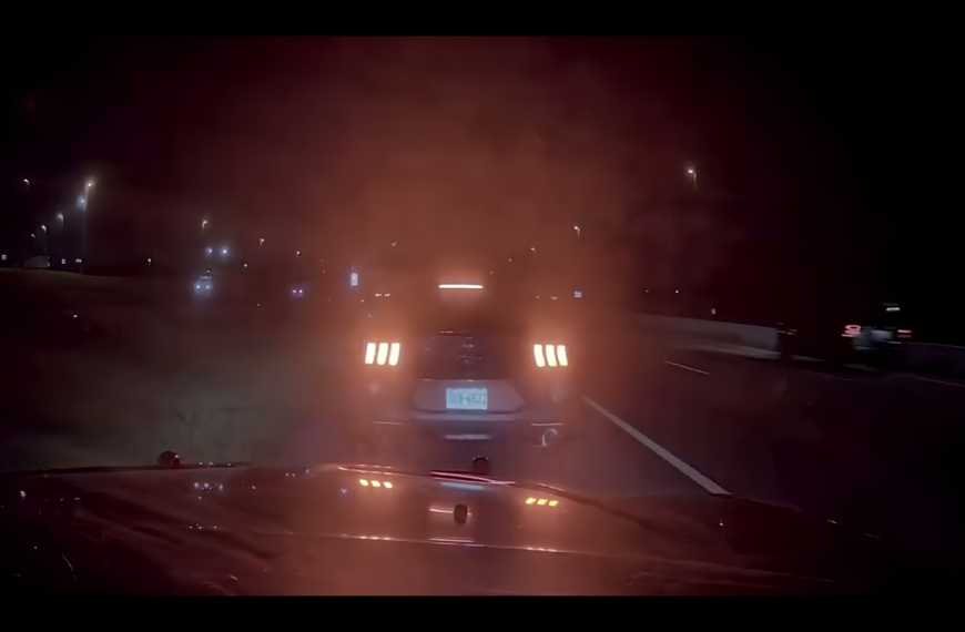 Two Ford Mustangs Clocked Racing at 120 MPH on Florida Interstate, Both Cars Impounded for 30 Days