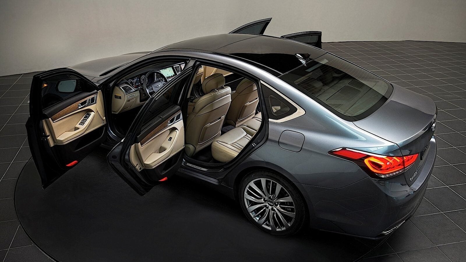 HYUNDAI Genesis e1792230542189