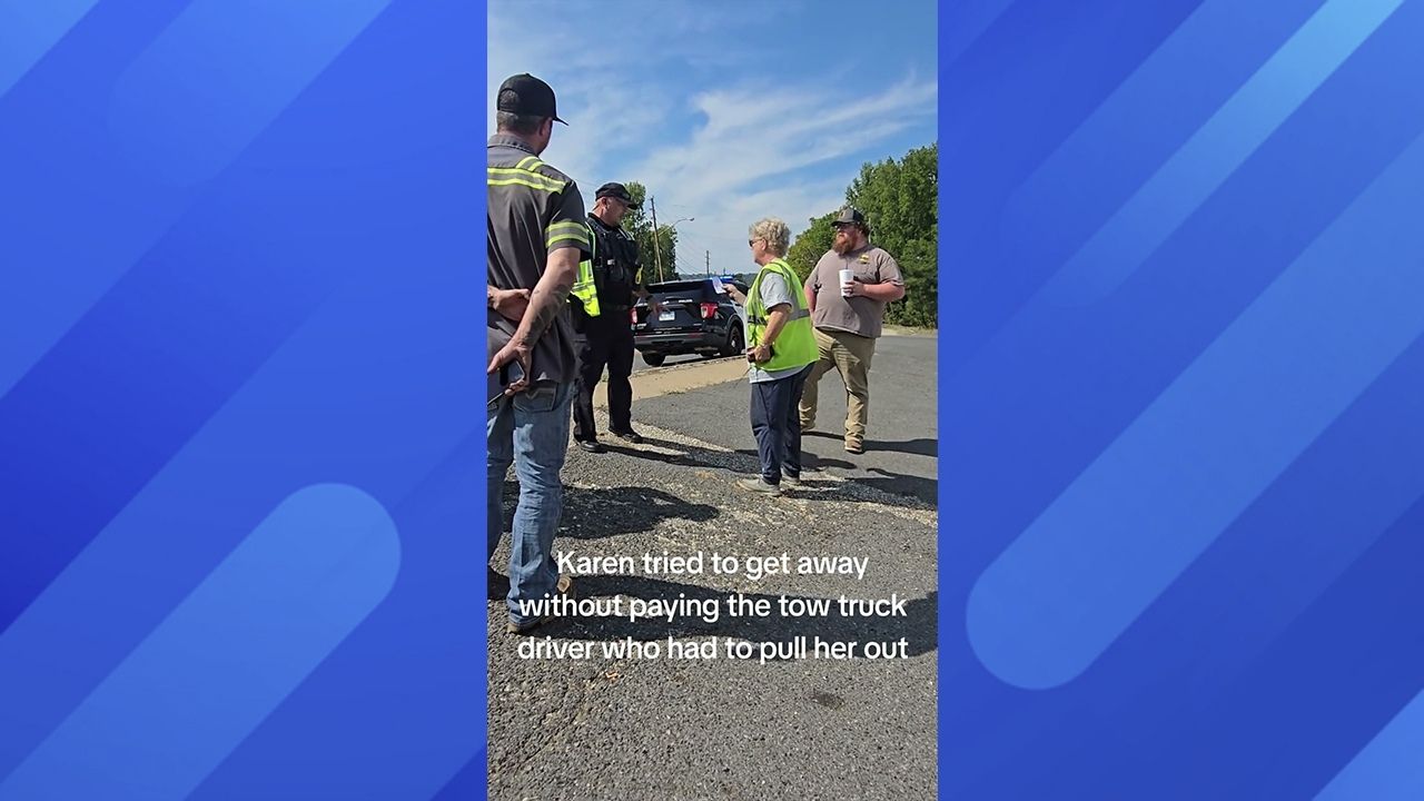 Karen Truck Driver Confronting Officer