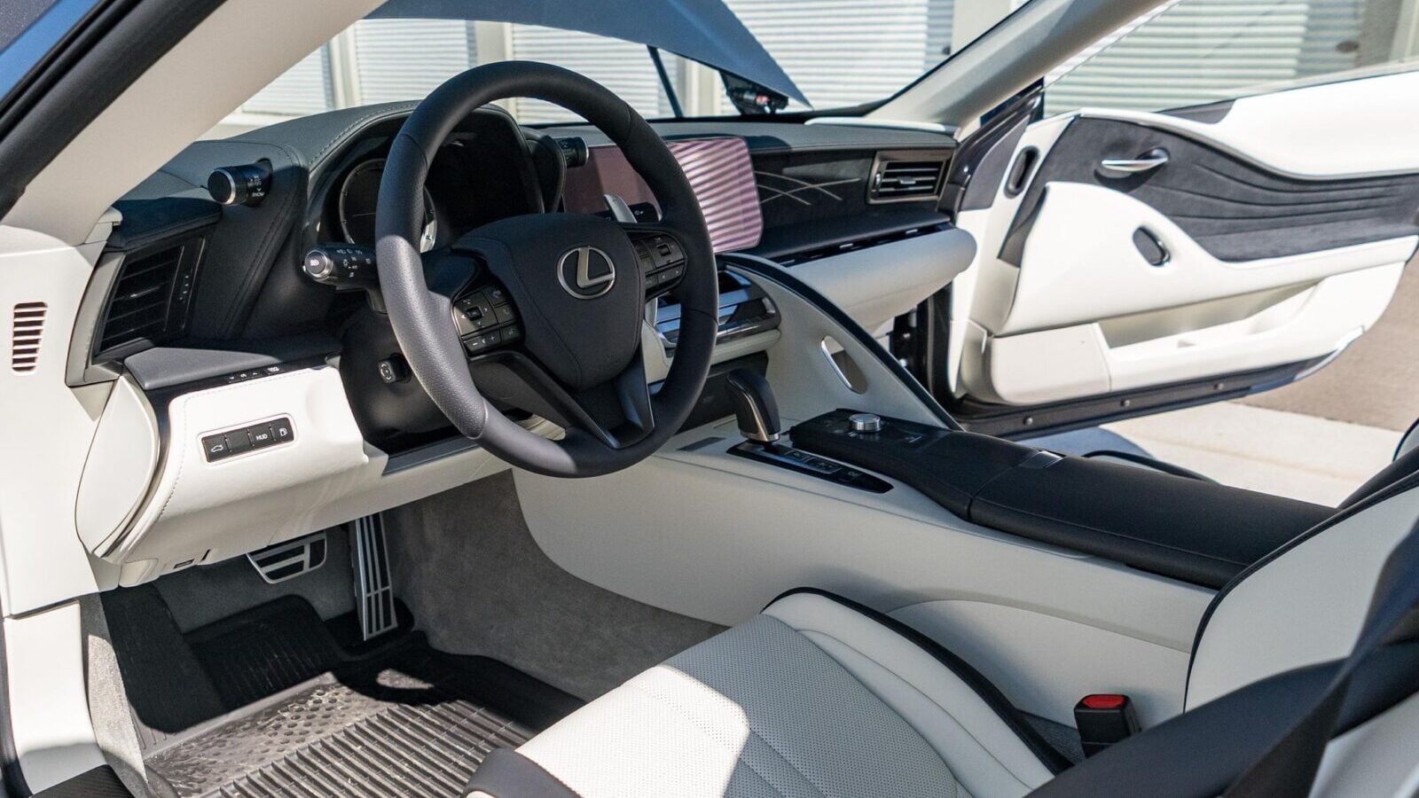 LexusLC500CoupeInspirationSeries2026043 e1791362729179