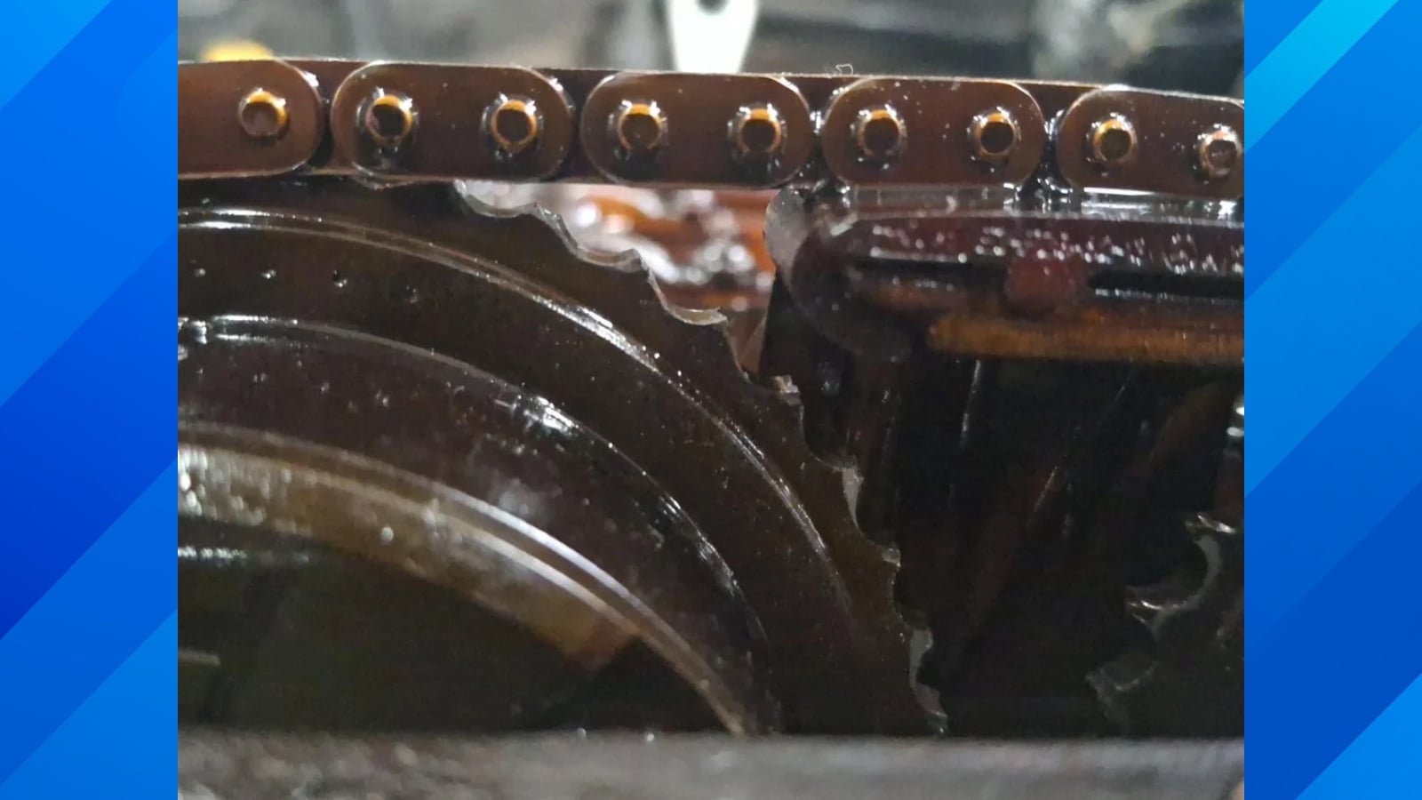 Mercedes Owner Ignores Engine Ticking for Weeks, Discovers Timing Gears Have Practically No Teeth Left