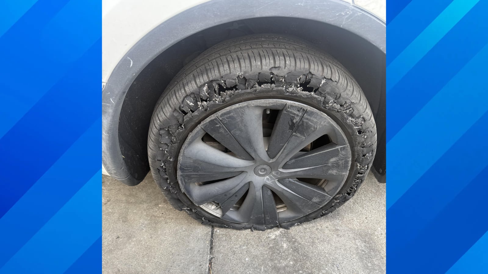 Tesla Driver Borrows Friend's Car, Brings It to Tire Shop With Destroyed Wheels, Then Drives Away Without Repairs