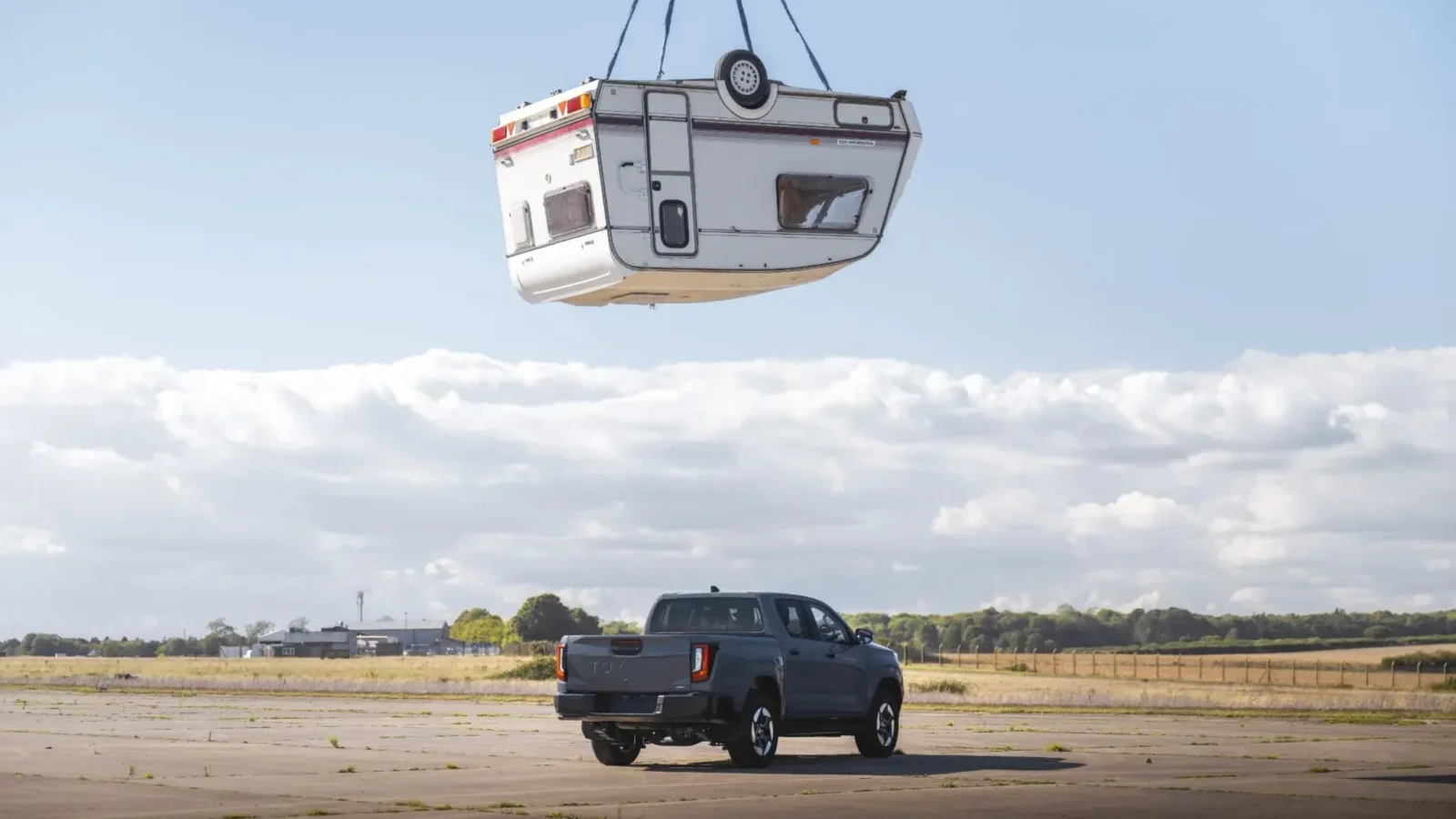 Toyota Hilux Stunt 2 e1790868797694