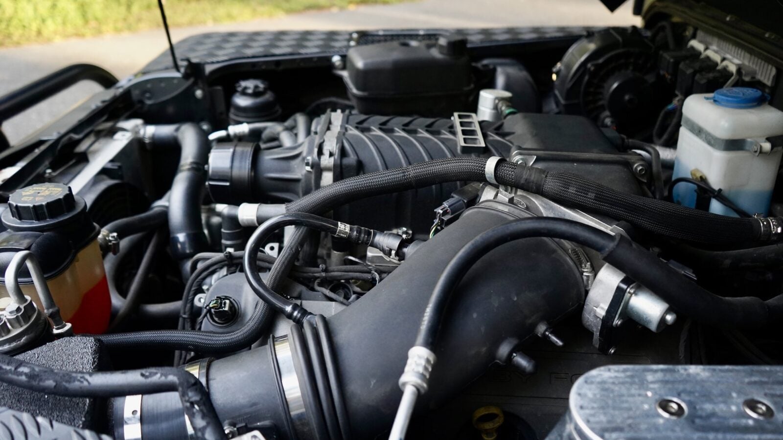 defender coyote v8 e1790878983744