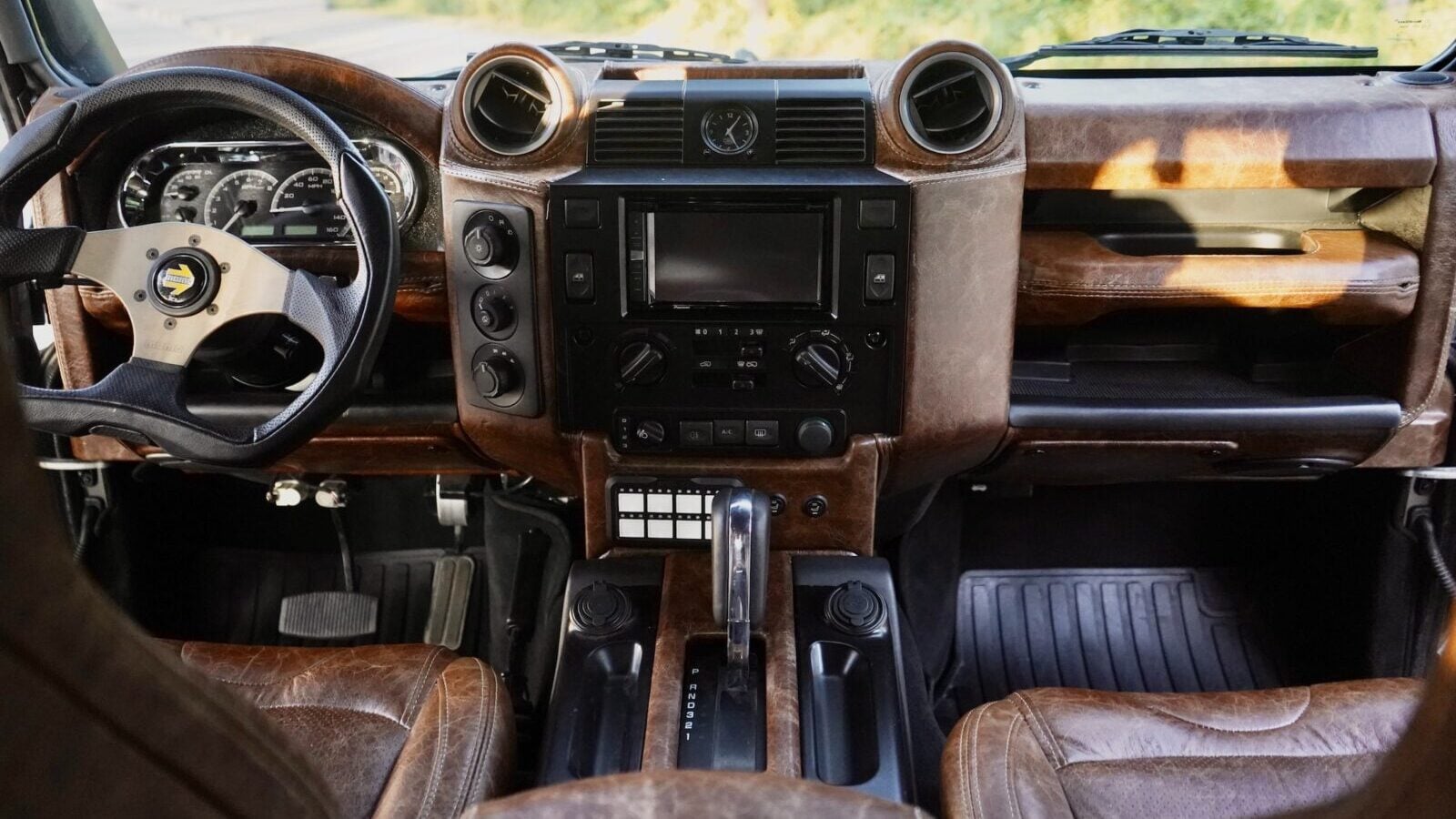 defender interior e1790878956630